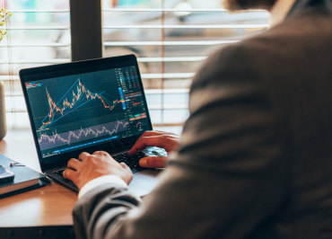 XRP, DOGE, and SHIB: Altcoins Set for Major Bullish Breakout